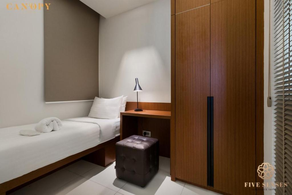 Canopy Lives At Tribeca Residence, Five Senses Куала-Лумпур Экстерьер фото